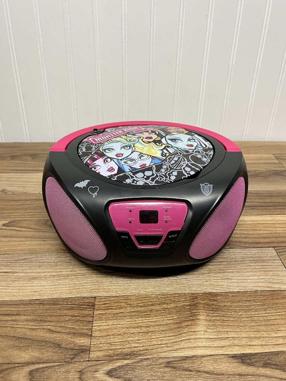 Monster High Pink CD Boombox Portable Player Radio 56049-TRU 2014 TESTED WORKS